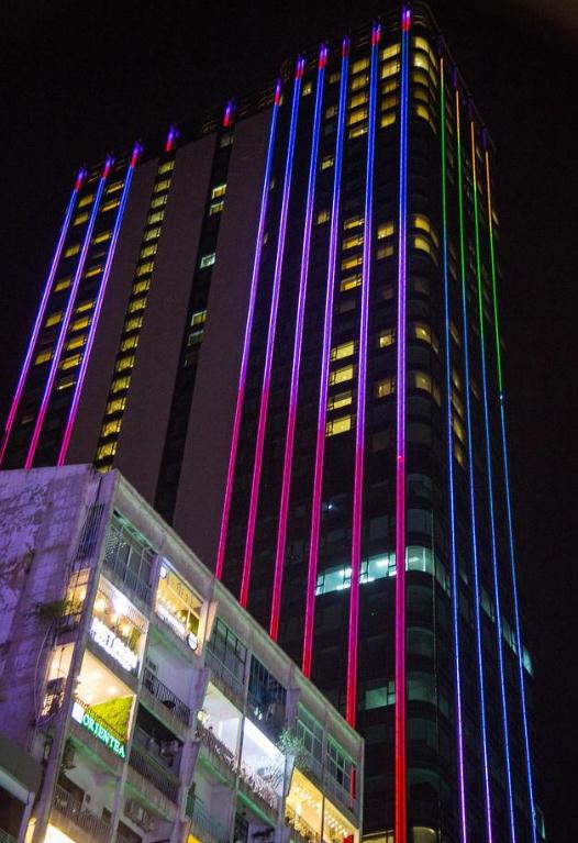 楼体LED亮化工程设计：让城市更加美丽